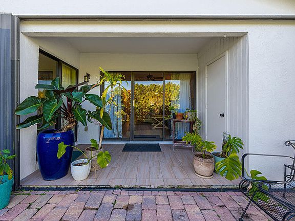 3rd image of 4143 Palm Forest Dr N #4143