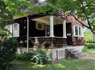 76 Lincoln Ave, Barrington, RI 02806