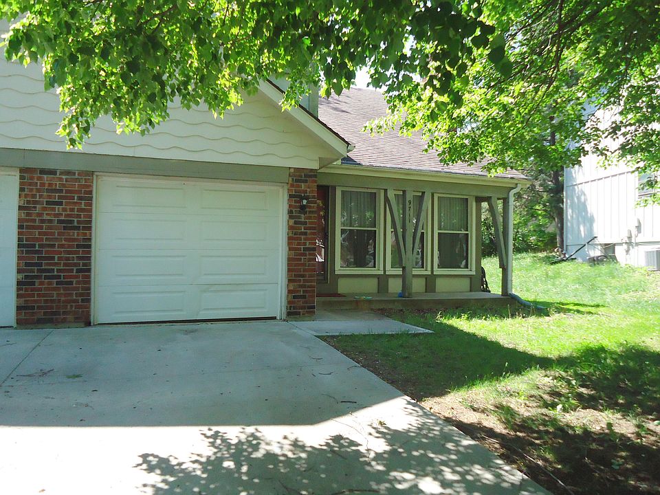 1st image of 9711 W 83rd Ter