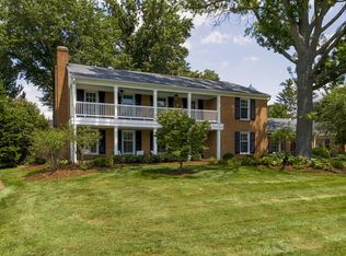 2907 Lightheart Rd, Glenview Hills, KY 40222