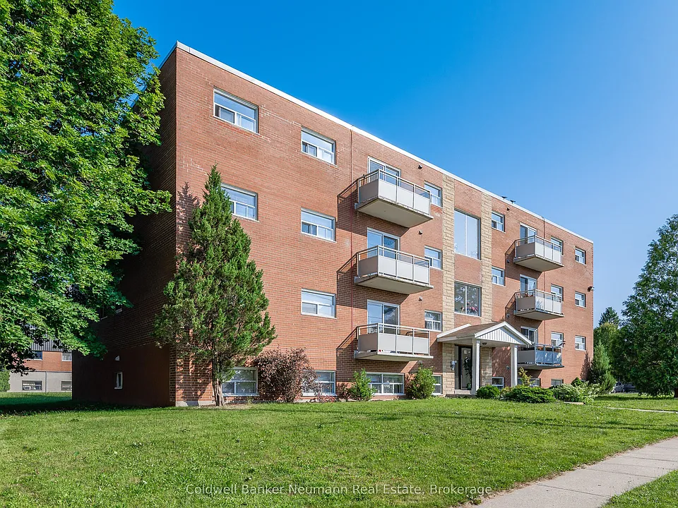 10 Glenbrook Dr