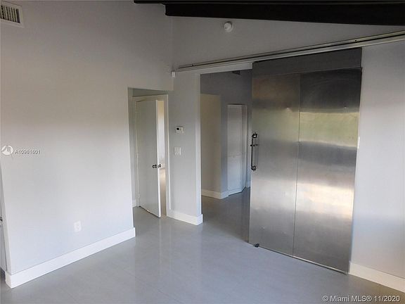 4th image of 4617 N Andrews Ave