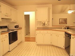 2nd image of 5904 Raineywood Dr