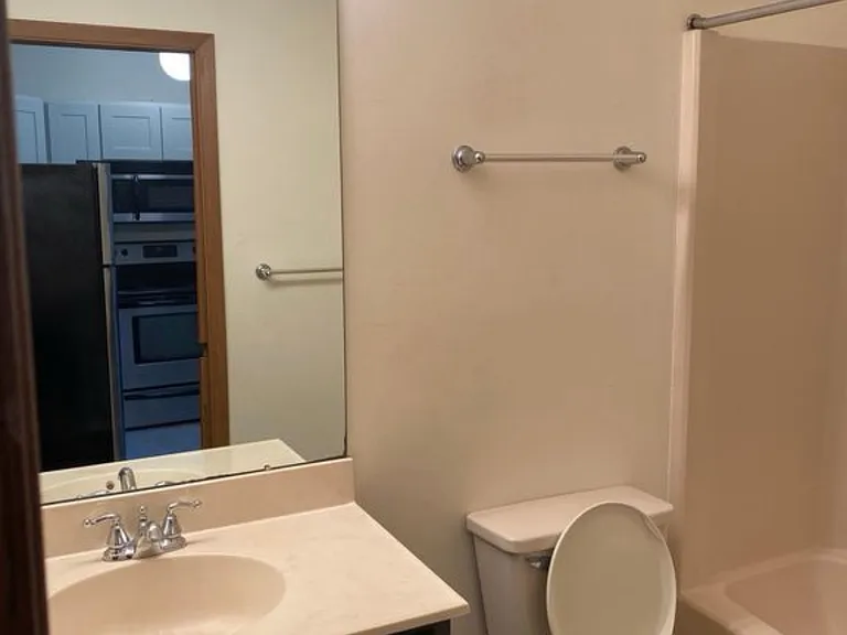 17523 Pond Cir — Photo 10