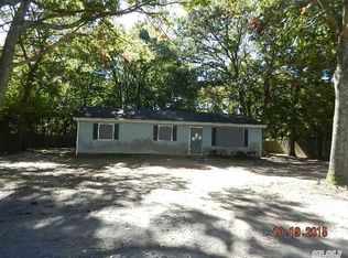 126 Norfleet Ln, Medford, NY 11763