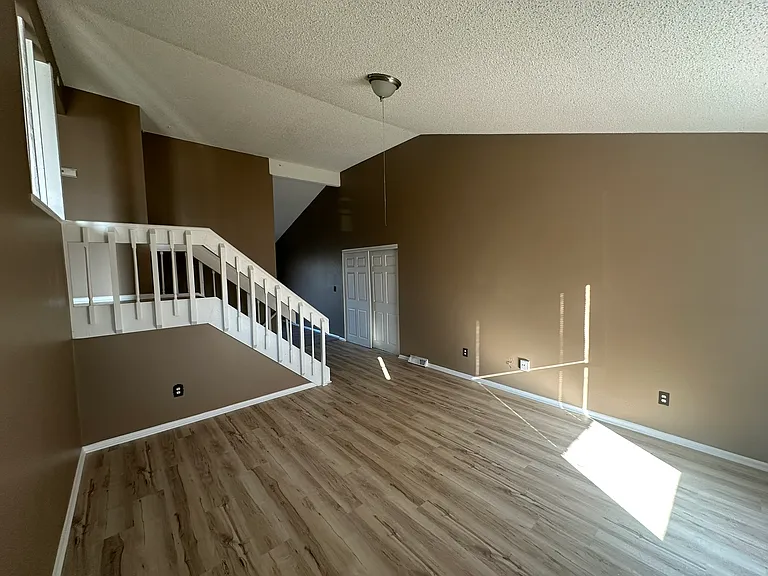 8456 Lane Dr — Photo 3