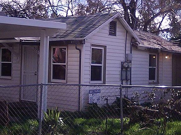2nd image of 2958 Belden St