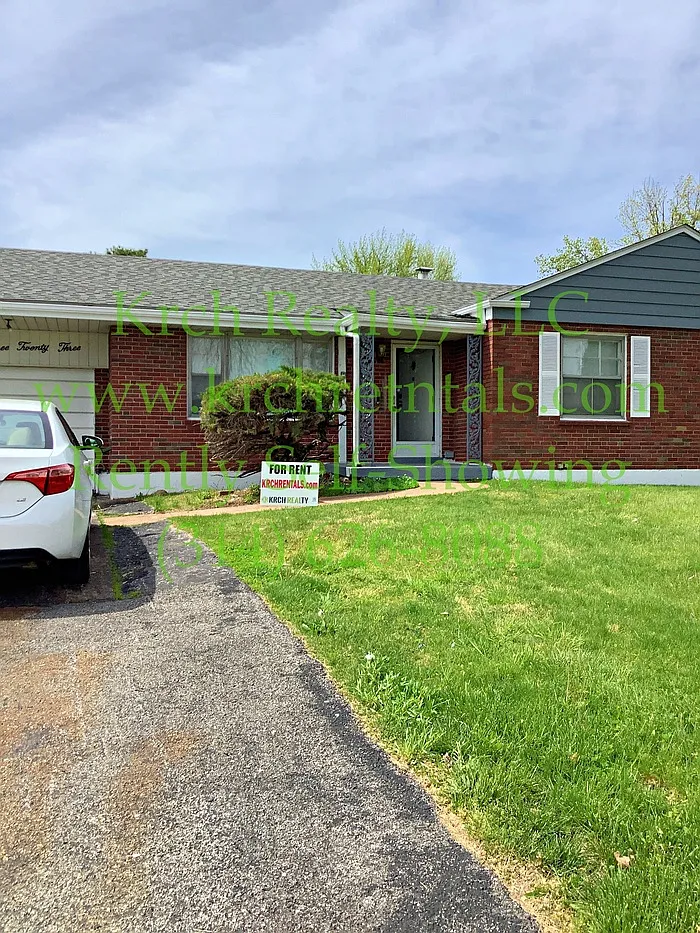 9323 Hathaway Dr photo 1