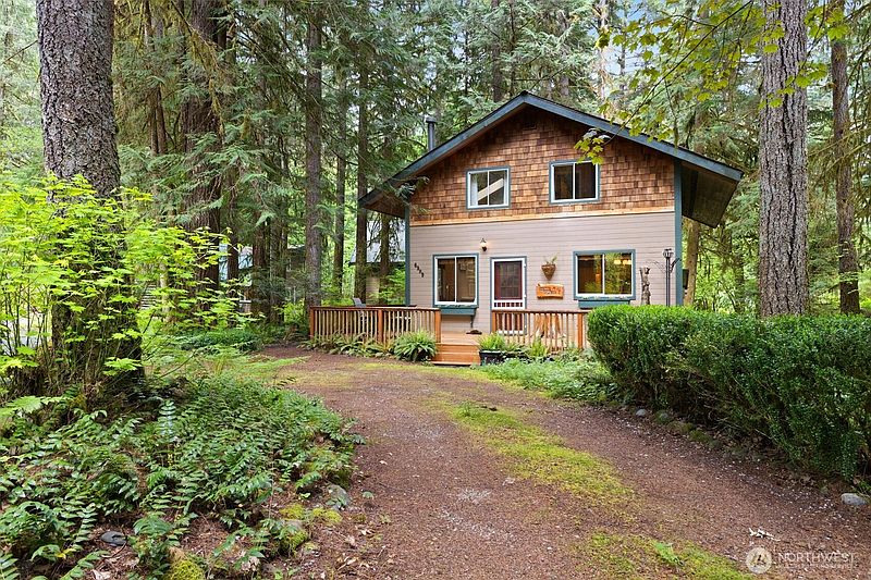 2nd image of 6989 Snoqualmie Place