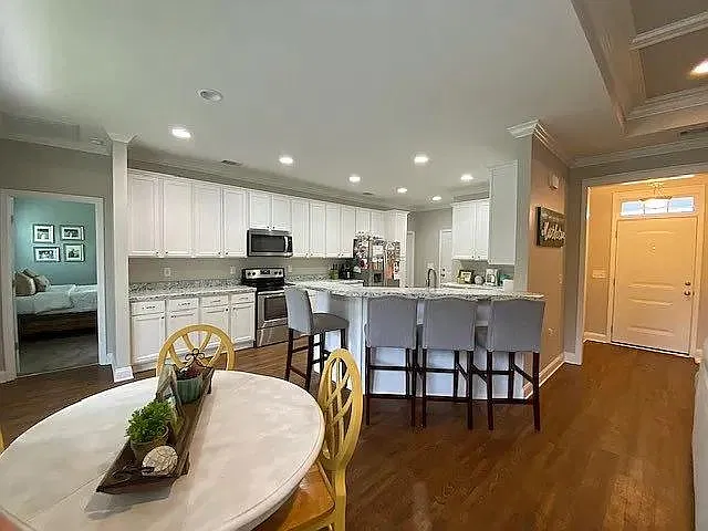 4 bed, 1674 sqft, $1,825 — Photo 3