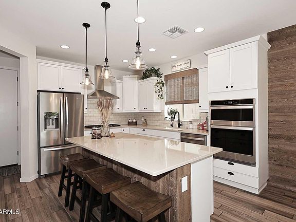 3rd image of 3125 E LOUISE Drive