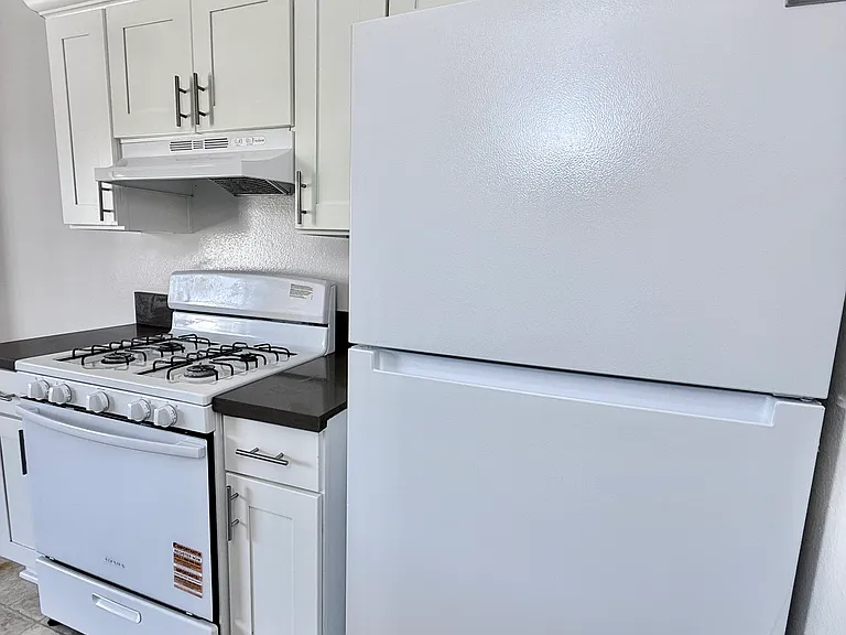 11959 Runnymede St #19 — Photo 8