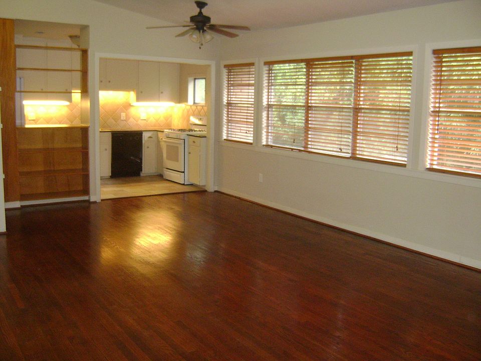 2nd image of 6824 Bellgreen Dr APT 1