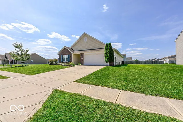 3 bed, 1804 sqft, $2,100 — Photo 2