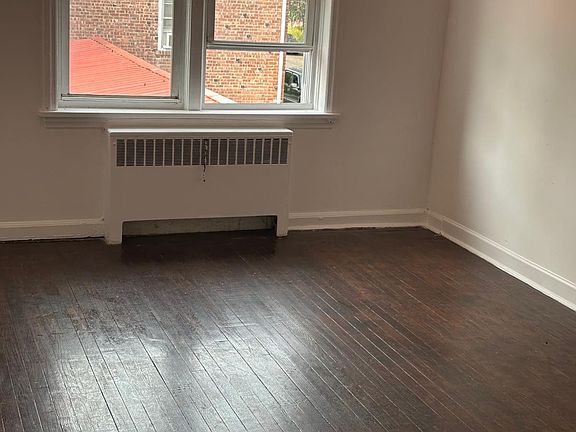 3rd image of 42 Livingston St APT 2
