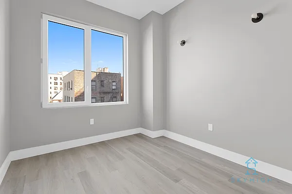 Rented by Skyhigh Realty NYC LLC | media 36