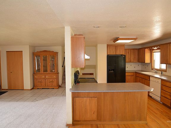 2nd image of 2621 Meadowlark Dr