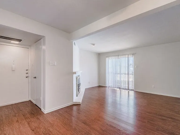 Shenandoah Apartments — Photo 16