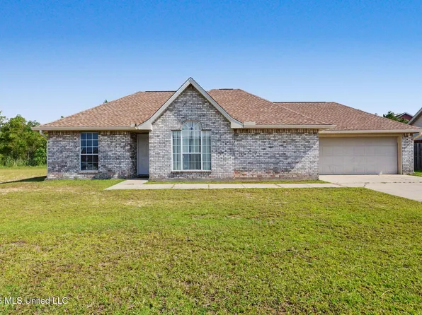 2313 Paula Cir, Ocean Springs, MS 39564