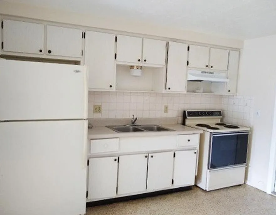 2 bed, 800 sqft, $995 — Photo 2
