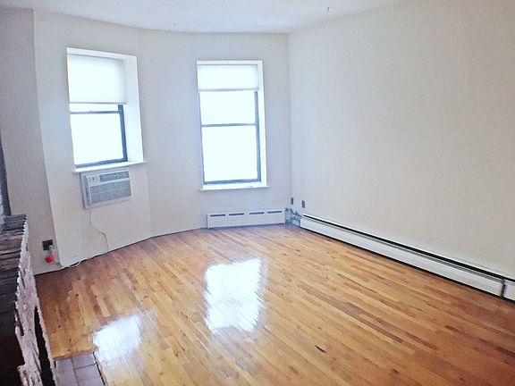 4th image of 254 W 98th St APT 4D