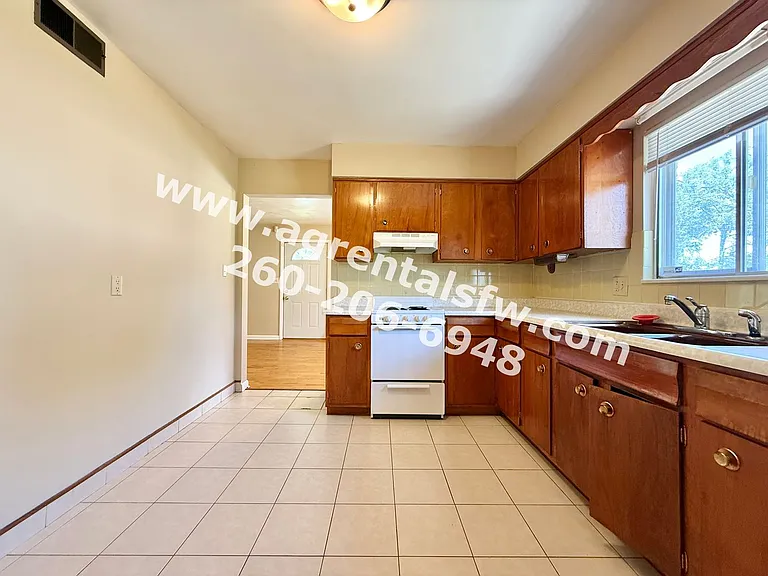 4433 Holton Ave — Photo 5