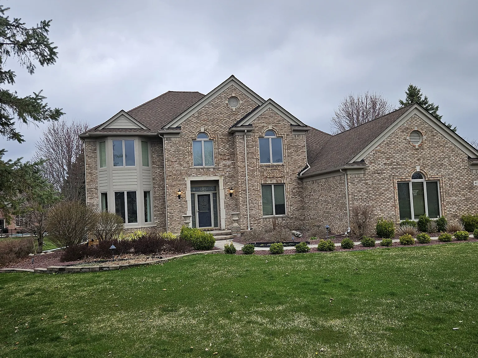 4 bed, 3520 sqft, $5,450 — Photo 2