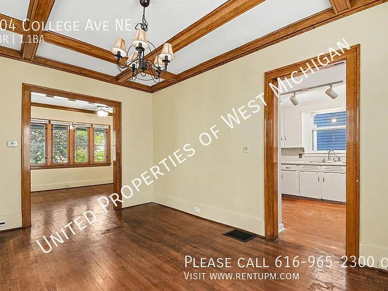 304 College Ave NE — Photo 7