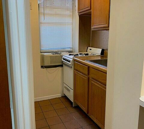 2nd image of 303 E 46th St APT 5E