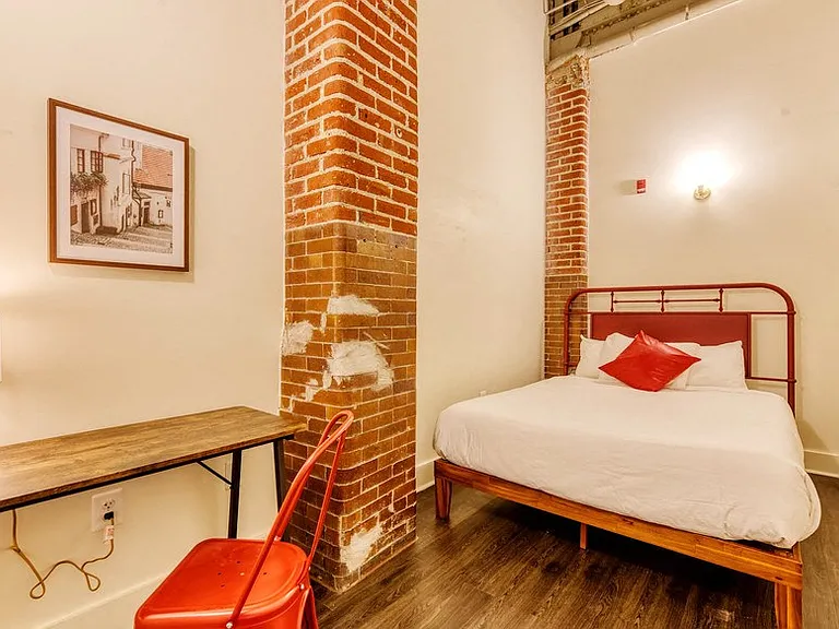 West Lofts Apartments — Photo 44