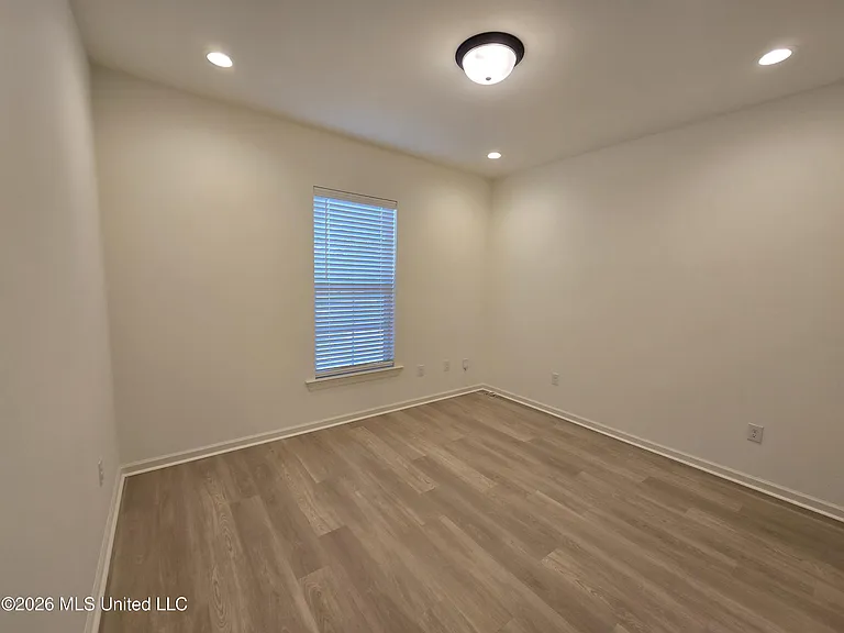 15395 Percy St — Photo 3