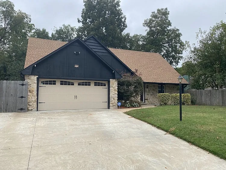 3 bed, 2.5 bath, 1765 sqft, $1,900 — Photo 2