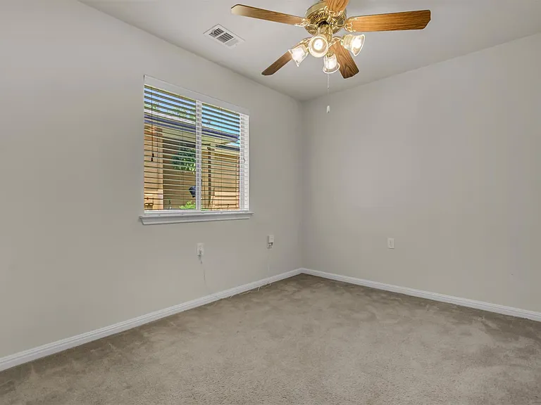5605 Bentsen Ln — Photo 14