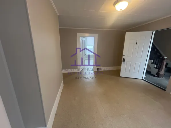 15 Pleasant St #1, Lewiston, ME 04240