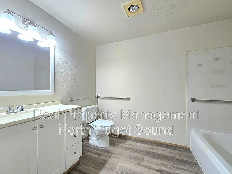4505 100th St NE #B01 — Photo 12