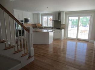 651 North St, Walpole, MA 02081