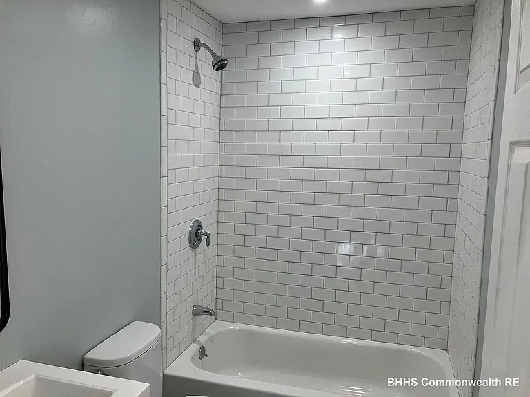 83 Moreland St — Photo 16