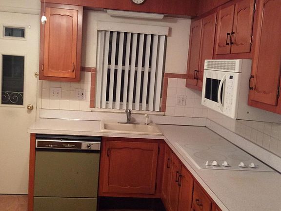4th image of 133B Farrington Ct #1002