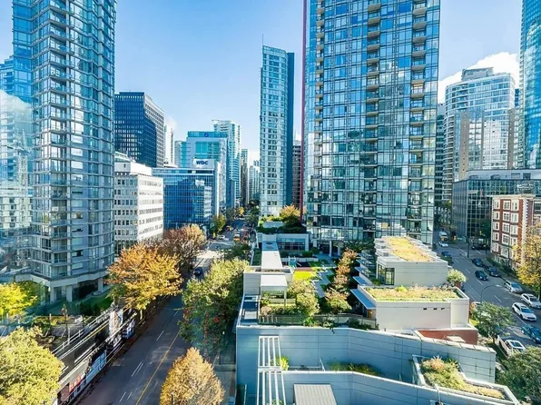 1277 Melville St #502, Vancouver, BC V6E 0A4