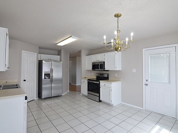 5th image of 1906 Agate Dr