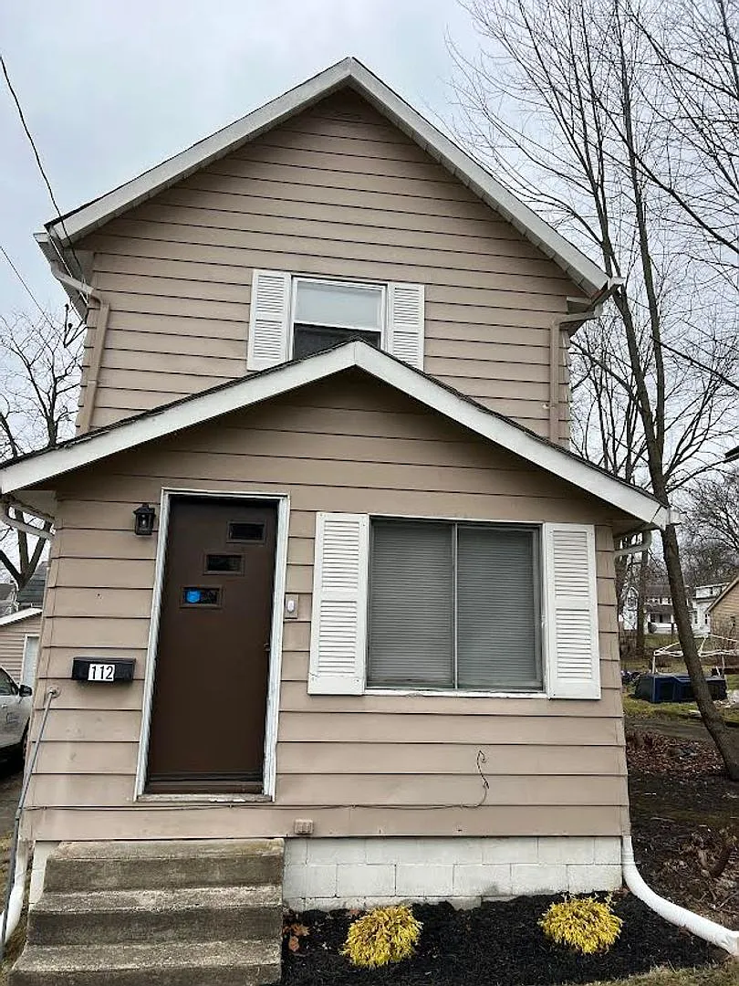 112 Hazel St photo 1