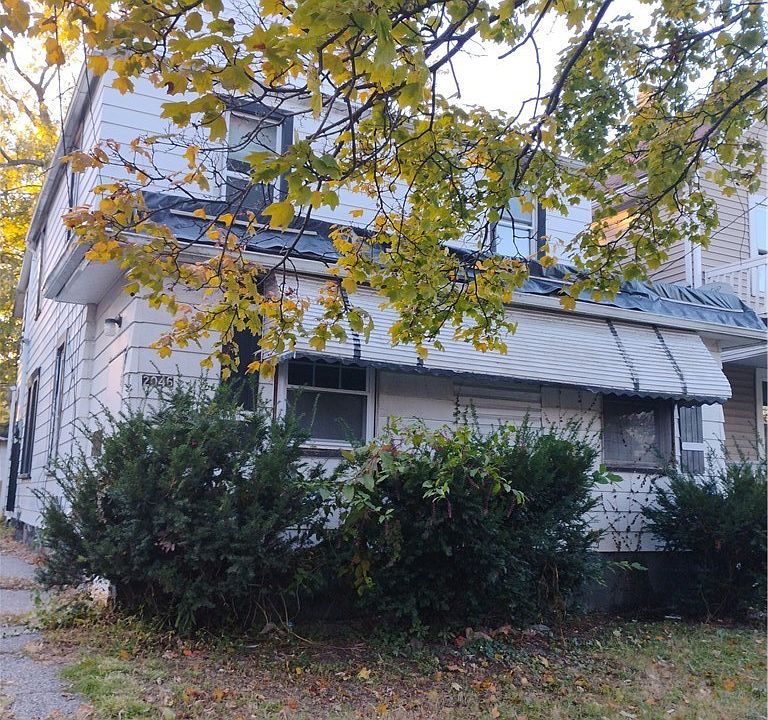 1st image of 2046 W 103rd St
