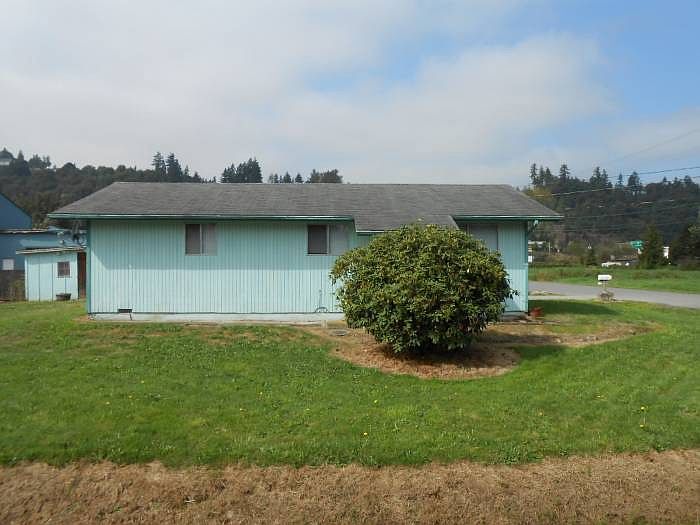 1st image of 116 10th Ave N
