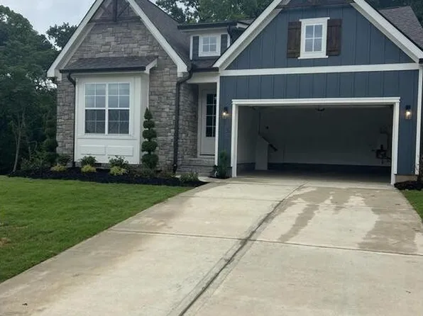 6392 Satjanon Dr, Ooltewah, TN 37363
