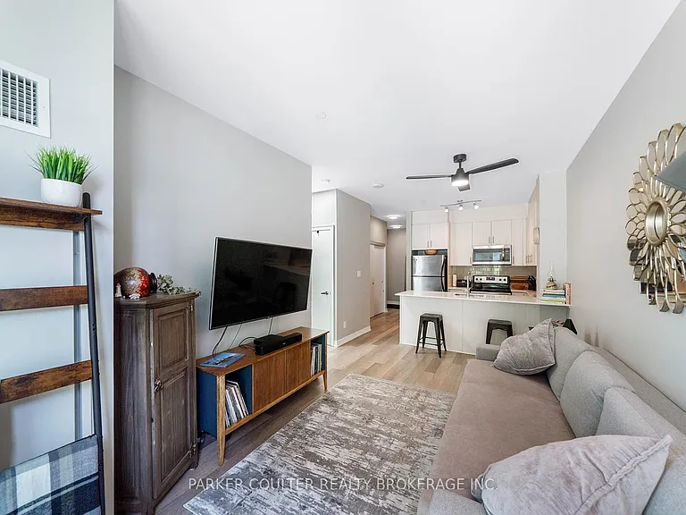 111 Worsley St #302 — Photo 8