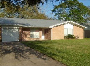 607 Riverside Dr, Alvin, TX 77511