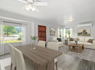 118 S Caves Ave, Cave Junction, OR 97523