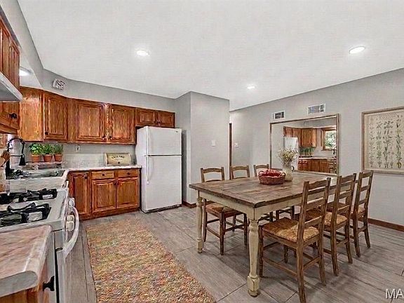 5th image of 7650 Sunray Ln
