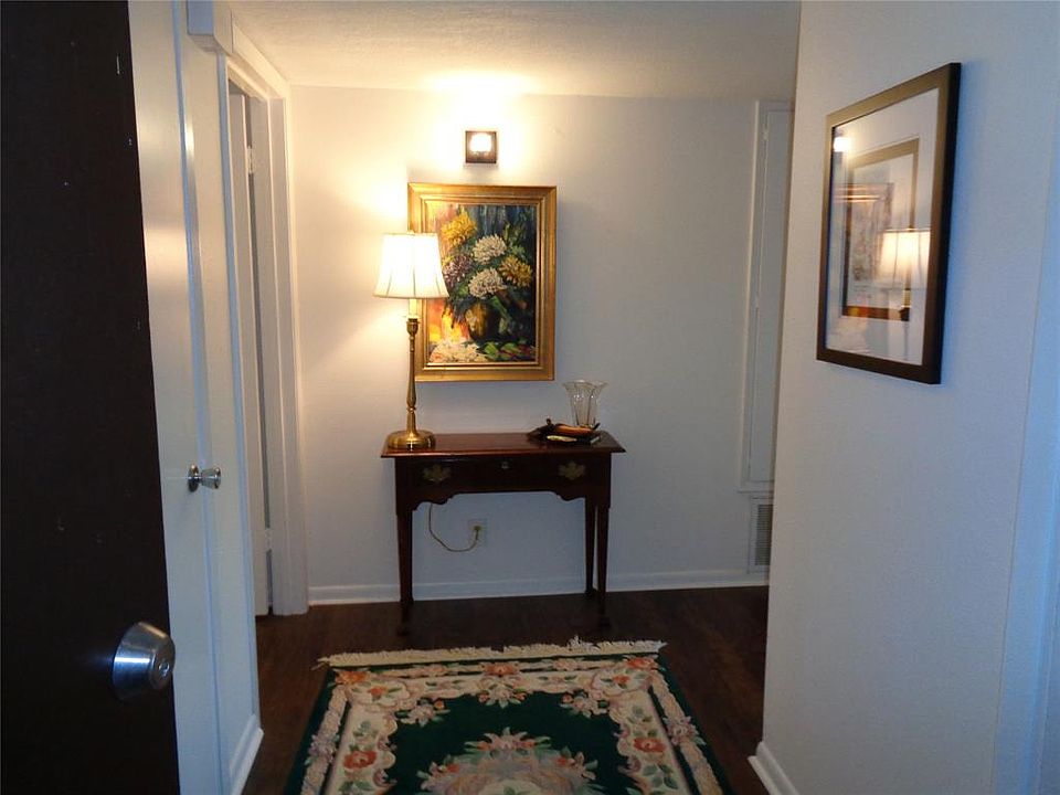 1st image of 1726 Broadway St #20