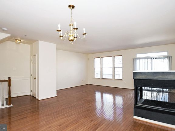 4th image of 603 Gaither Rd